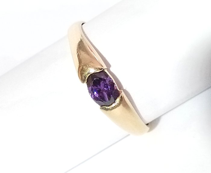 Ingen mindstepris - Ring - 18 kraat Gulguld -  0.30ct. tw. Ametyst