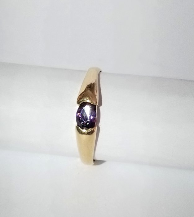 Ingen mindstepris - Ring - 18 kraat Gulguld -  0.30ct. tw. Ametyst