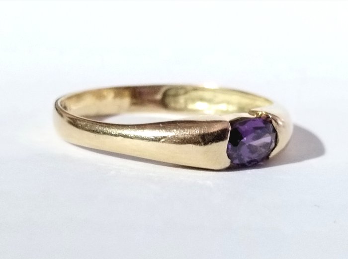 Ingen mindstepris - Ring - 18 kraat Gulguld -  0.30ct. tw. Ametyst