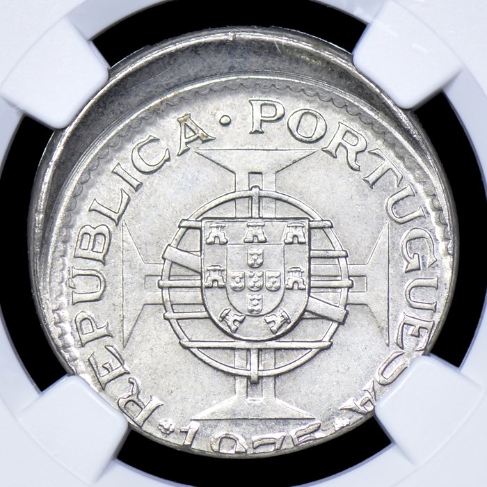 Portugisiske Macao. Republic. 1 Pataca 1975 - NGC - MINT ERROR MS 65 - Erro de Cunhagem - Rara