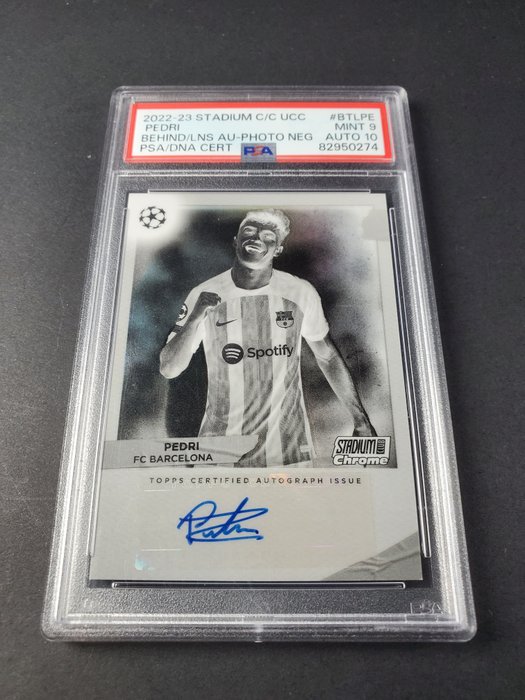 2022/23 Topps Stadium Club Chrome UCL Pedri Behind The Lens Photo Negative - Autograph /25 PSA/DNA 9 - Auto 10 Graded card