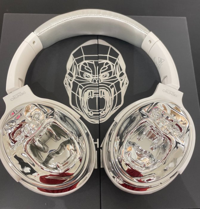 Richard Orlinski (1966) - Headphones Kong (silver chromed)