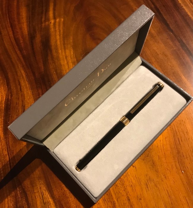 Christian Dior - Christian Dior Black Lacquer Gold Trims 18k Nib near Mint Condition   Fountain Pen - Fyldepen