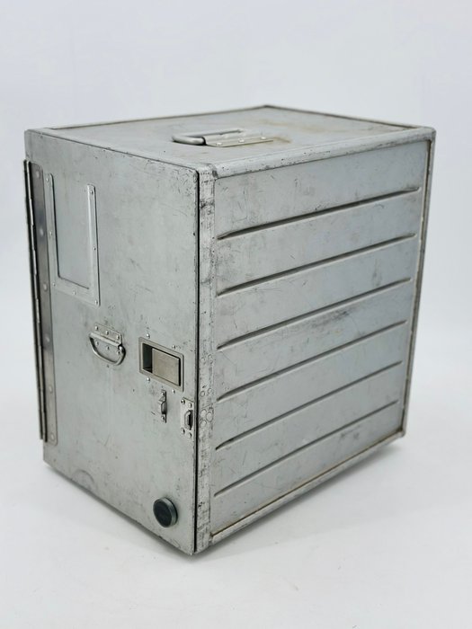 Driessen Aviation - Britannia Airways - Beholder - Britannia Airways kabyss container flightcase - Aluminium