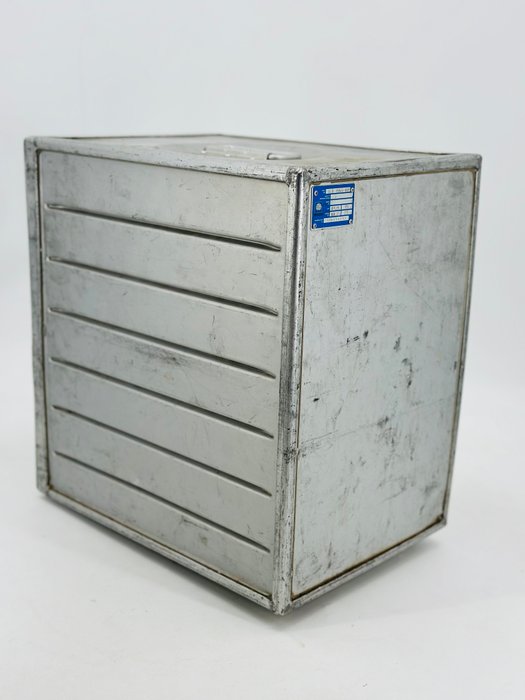 Driessen Aviation - Britannia Airways - Beholder - Britannia Airways kabyss container flightcase - Aluminium