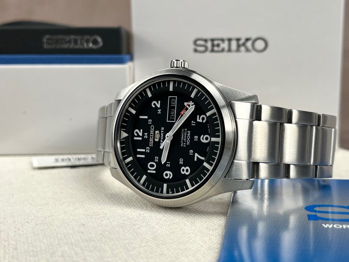 Seiko - 5 Sports Military - SNZG13K1- Day/Date - Ingen mindstepris - Mænd - 2011-nu