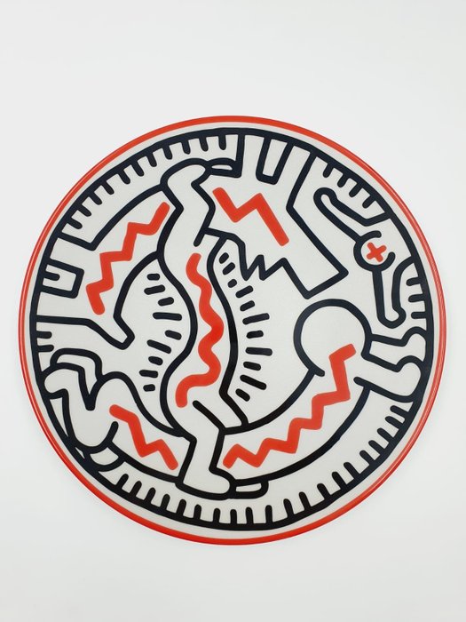 Keith Haring (1958-1990) - Porcelain Plate X Keith Haring by Ligne Blanche "Man Dog” (1985)