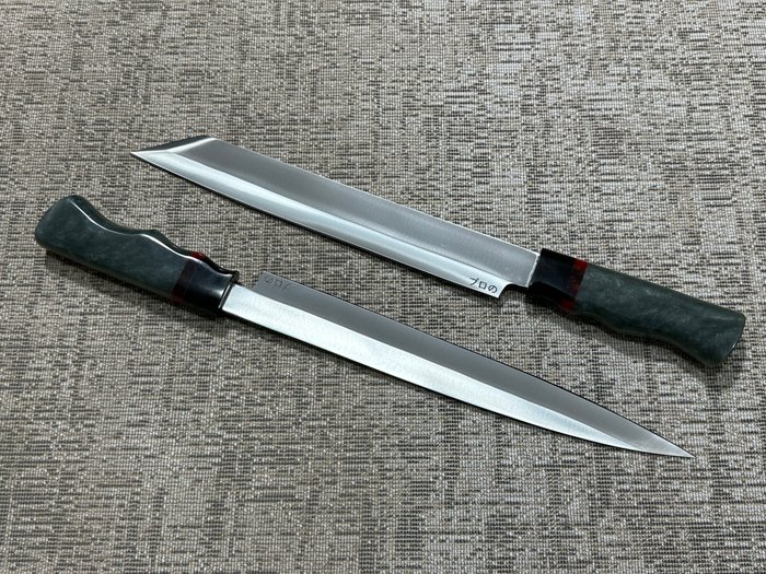 Køkkenkniv - Chef's knife -  Japanske Yanagiba  Burja kokkeknive - D2 Steel  Grey Udsøgt flerfarvet harpikshåndtag - Japan