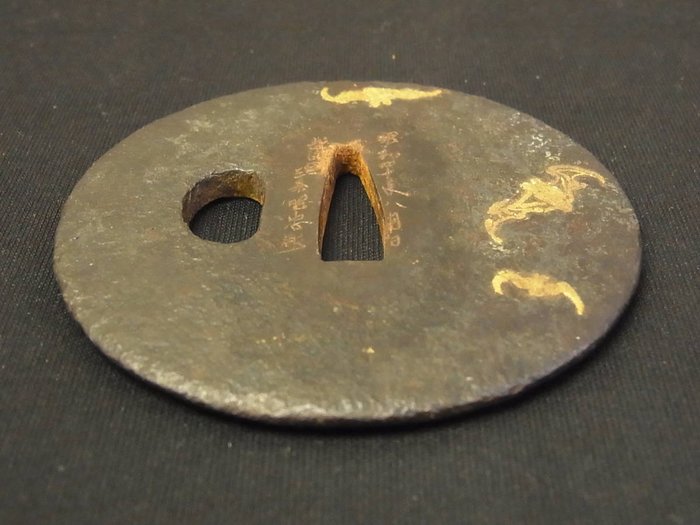 Flagermus tema Tsuba, signeret Abe Terutada - Japan - Shōwa-periode (1926-1989)