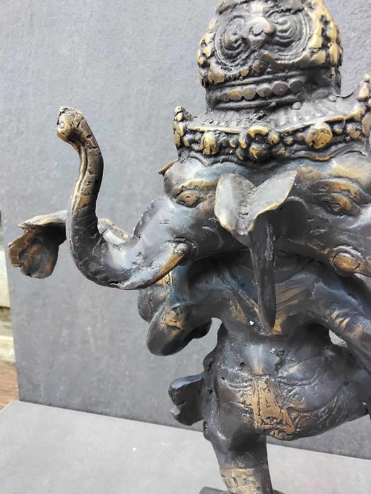 Ganesh à 3 faces - Skulptur - Indonesien  (Ingen mindstepris)