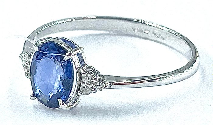 Ingen mindstepris - Ring - 18 kraat Hvidguld Safir - Diamant