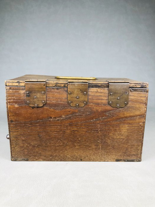 Kommodeskuffe - Meget sjælden Edo-periode blækstensæske indeholdende en abacus og en trommesøm - Japan - Edo-perioden (1600-1868)