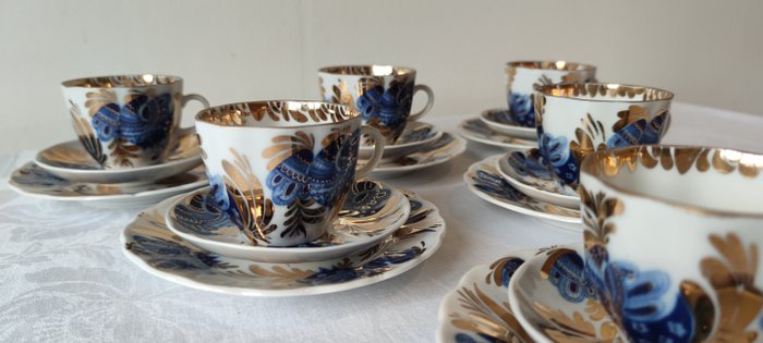 Lomonosov Imperial Porcelain Factory - N Slavina - Kaffesæt til 6 (12) - Golden Garden - Guld, Porcelæn - Kaffestel til 6