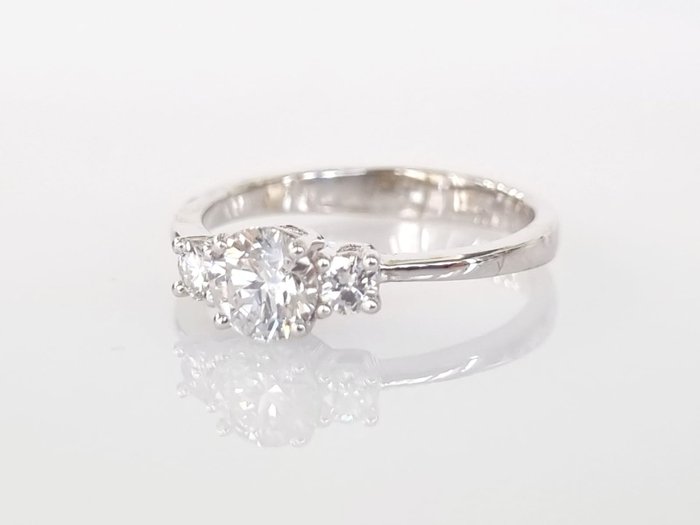 Forlovelsesring - 18 kraat Hvidguld -  0.78ct. tw. Diamant (Natur)