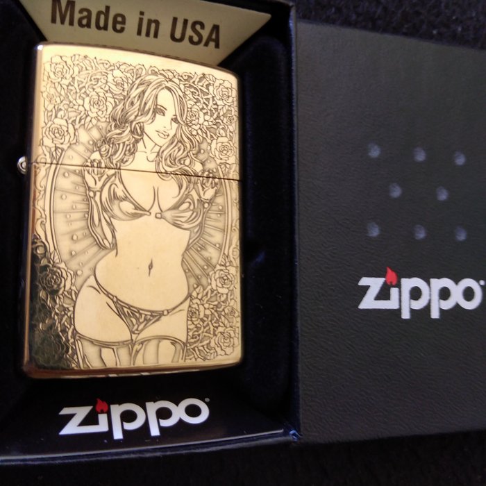 Zippo - Sexy Girl - Armor Case - new collectible Edition on market - golden brass - new - unignited - Lommelighter - Stål (rustfrit)