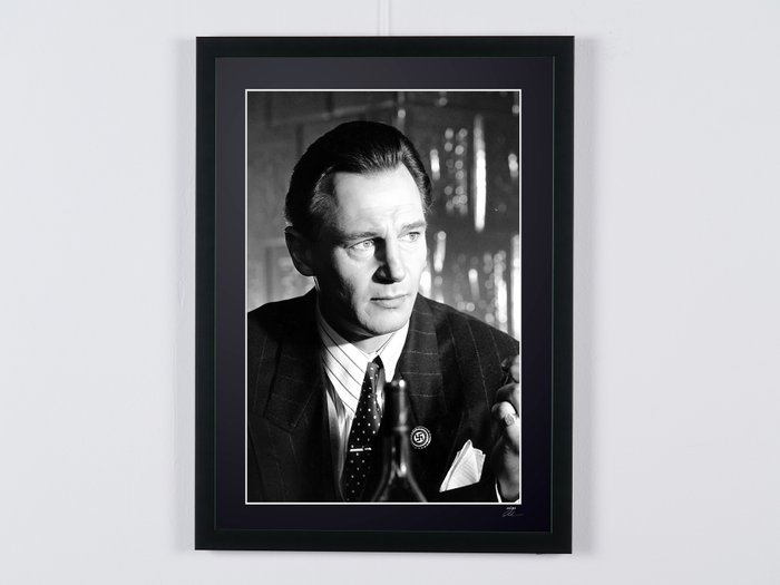 Schindler's List 1993 - Liam Neeson (Oskar Schindler) - Fine Art Photography - Luxury Wooden Framed 70X50 cm - Limited Edition Nr 01 of 30 - Serial ID 30297 - Original Certificate (COA), Hologram Logo Editor and QR Code - 100% New items.