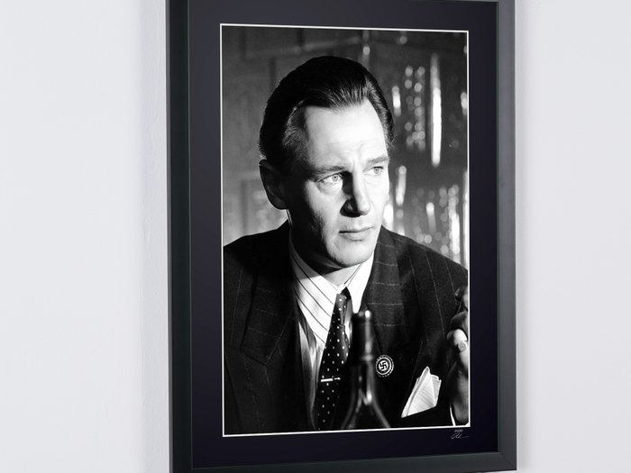 Schindler's List 1993 - Liam Neeson (Oskar Schindler) - Fine Art Photography - Luxury Wooden Framed 70X50 cm - Limited Edition Nr 01 of 30 - Serial ID 30297 - Original Certificate (COA), Hologram Logo Editor and QR Code - 100% New items.