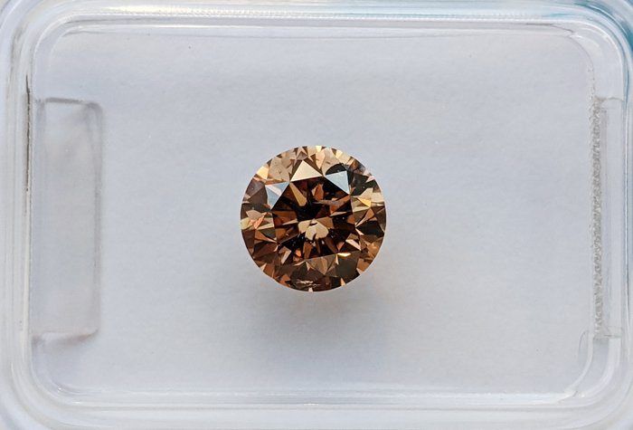 Ingen mindstepris - 1 pcs Diamant  (Naturfarvet)  - 1.01 ct - Rund - Fancy deep Orange Brun - I1 - International Gemological Institute (IGI)