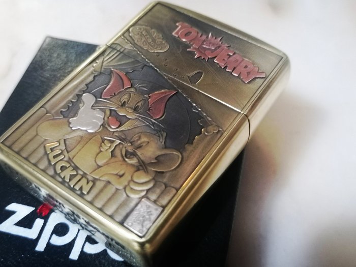 Zippo, Tom  Jerry Cartoon Double Sided Embossed - Japan Limited and Special Edition - Lighter - Messing