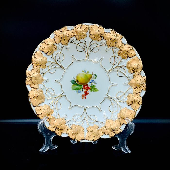 Meissen - First Choice - Sumptuous Bowl - Gold Vine Leaves  Grapes/Fruits - ca 1950 - Tallerken - Håndmalet porcelæn