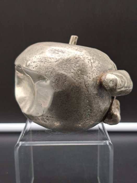 Pisani-Art - Pisani Vettor (1934-2011) - Skulptur, Apple - 9 cm - Fortinnet metal - 1974