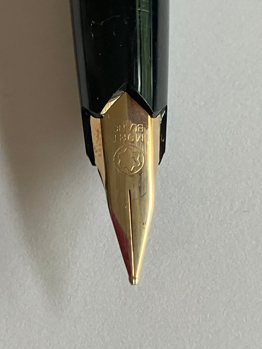 Montblanc - Elégant stylo à plume Mont Blanc. Jamais utilisé - Fyldepen