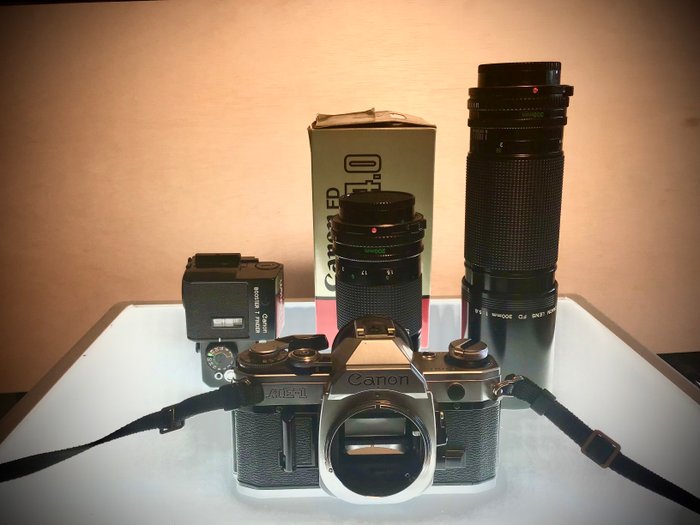 Canon AE -1 + Booster T Finder for F-1 + FD 300mm + FD 200 mm | Analogt kamera