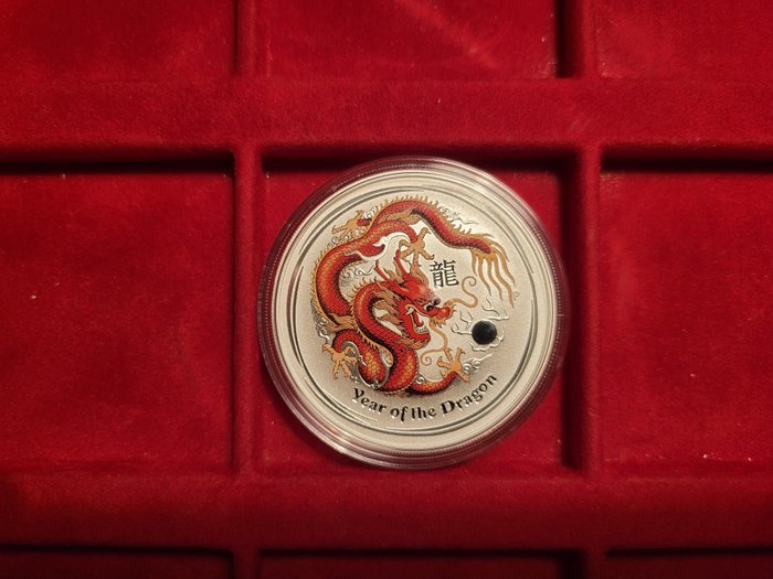 Australien. 1 Dollar 2012 Lunar II Dragon color red, 1 Oz .999  (Ingen mindstepris)