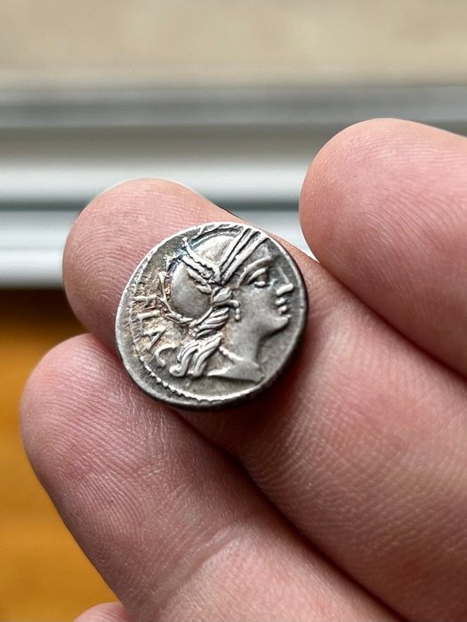 Romerska republiken L Rutilius Flaccus 77 BC Denarius