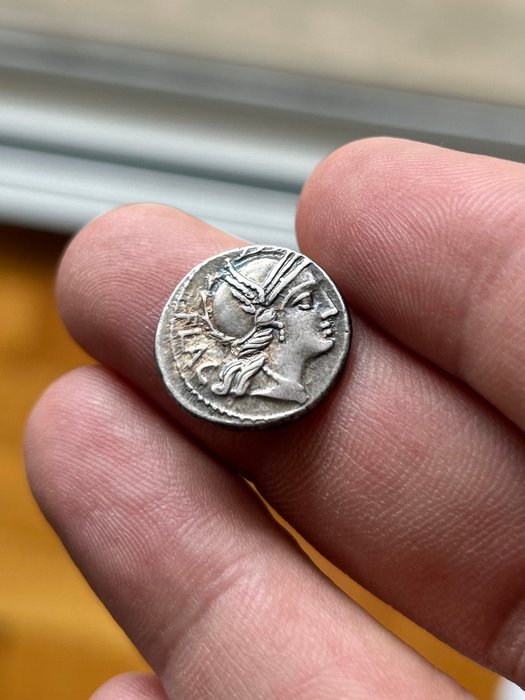 Romerska republiken L Rutilius Flaccus 77 BC Denarius