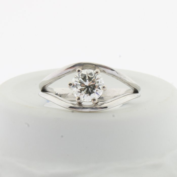 Ring - 18 kraat Hvidguld -  0.96ct. tw. Diamant (Natur)