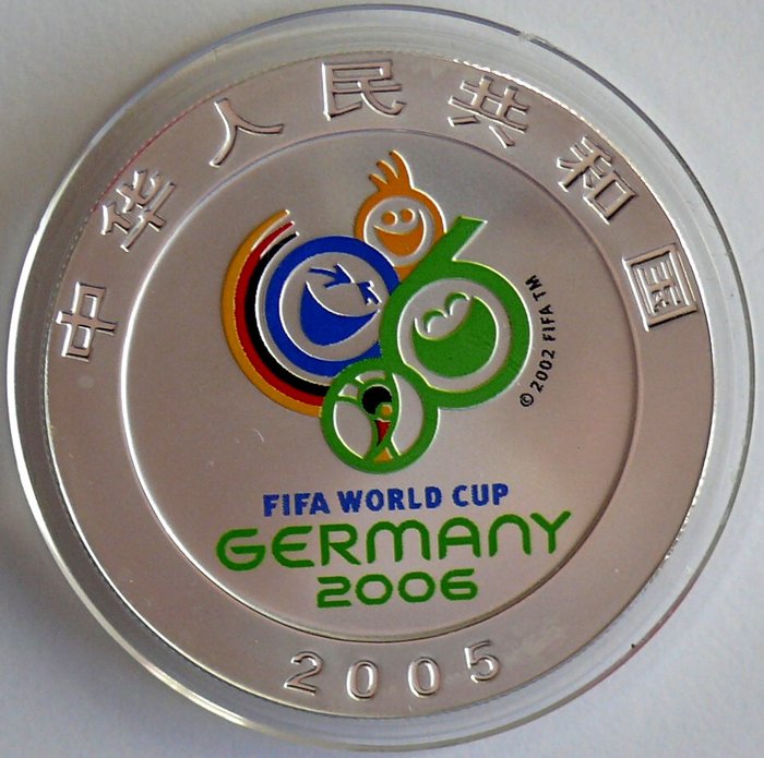 Kina. 10 Yuan 2005 Fußball WM 2006 in Deutschland, 1 Oz (.999) Color  (Ingen mindstepris)