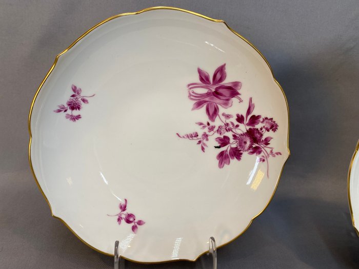 Purpur Camaieu, Lila Blume - Meissen - Meissen, 2 suppeskåle med underkopper (2) - Samtidskunst - Porcelæn - Purpur Camaieu, Lila Blume