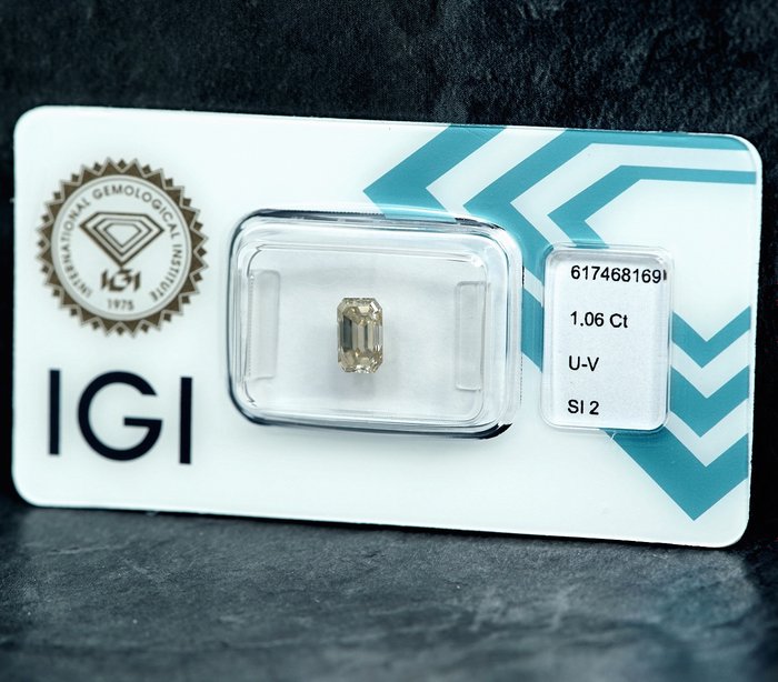 1 pcs Diamant  (Naturfarvet)  - 1.06 ct - Light Brunlig Gul - SI2 - International Gemological Institute (IGI)