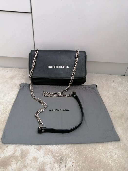 Balenciaga - Every day Chain bag - Crossbody-taske