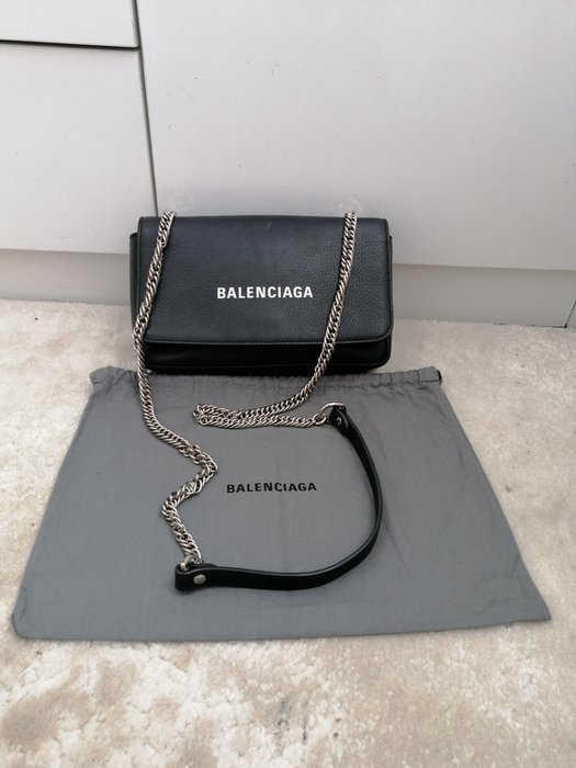 Balenciaga - Every day Chain bag - Crossbody-taske