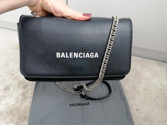 Balenciaga - Every day Chain bag - Crossbody-taske