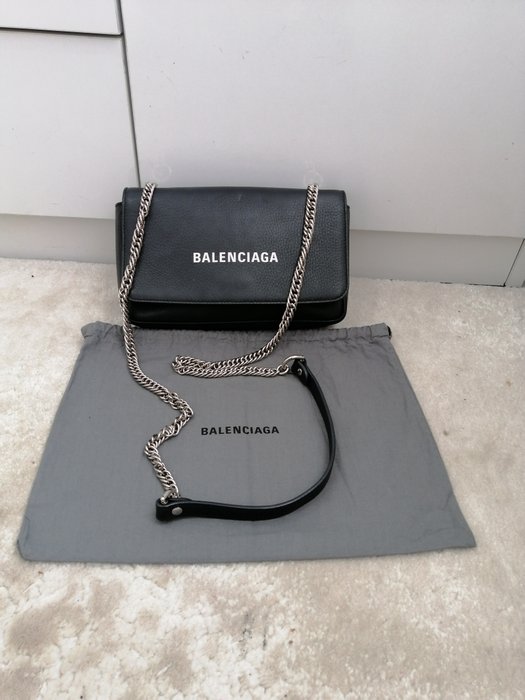 Balenciaga - Every day Chain bag - Crossbody-taske