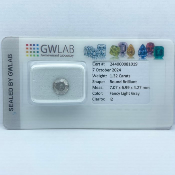 Ingen mindstepris - 1 pcs Diamant  (Naturfarvet)  - 1.32 ct - Rund - Fancy light Grå - I2 - Gemewizard Gemological Laboratory (GWLab)