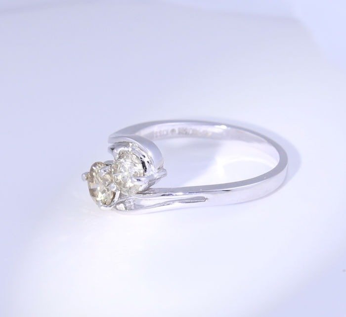 Ring - 14 karat Hvidguld -  1.18ct. tw. Diamant (Natur) - Solitaire 2 diamantring