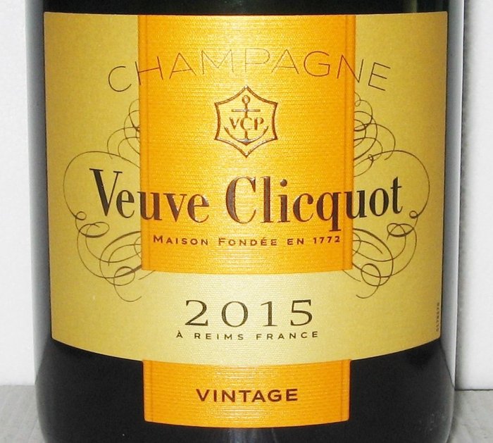 2015 Veuve Clicquot, Vintage - Champagne Brut - 3 Flasker (0,75 L)