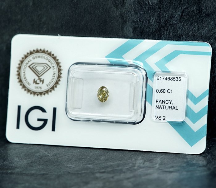 1 pcs Diamant  (Naturfarvet)  - 0.60 ct - Fancy light Grålig Gul - VS2 - International Gemological Institute (IGI)