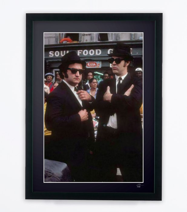 The Blues Brothers (1980) - John Belushi  Dan Aykroyd - Fine Art Photography - Luxury Wooden Framed 70X50 cm - Limited Edition Nr 01of 30 - Serial ID 16983 - Original Certificate (COA), Hologram Logo Editor and QR Code - 100% New items.