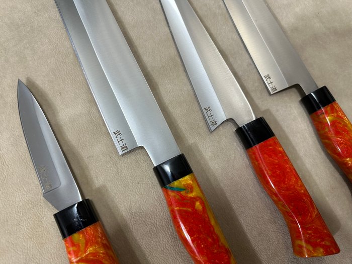 Køkkenkniv - Chef's knife -  Professionelle japanske D2 Steel Gyuto, Garasuki, Nakiri  Petty Chef knive - D2 Steel  Designing Orange Udsøgt farvet harpikshåndtag - Japan