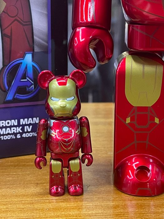 Medicom Toy Be@rbrick - 400%  100% Bearbrick - Iron Man - Mark IV (Infinity Saga)