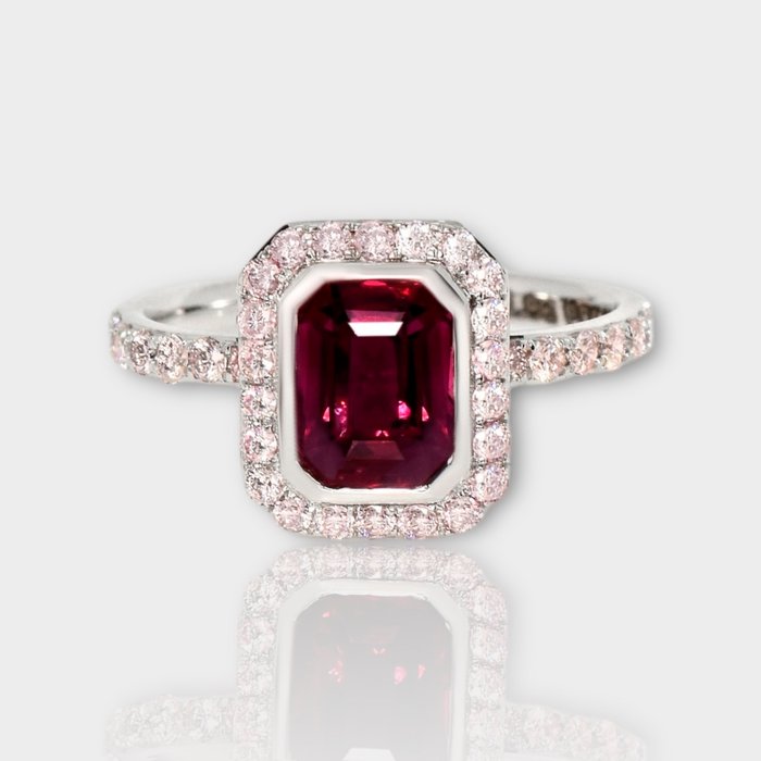 Ingen mindstepris - Ring - 14 karat Hvidguld -  248ct tw Spinel - Diamant - IGI 196 ct intens farve