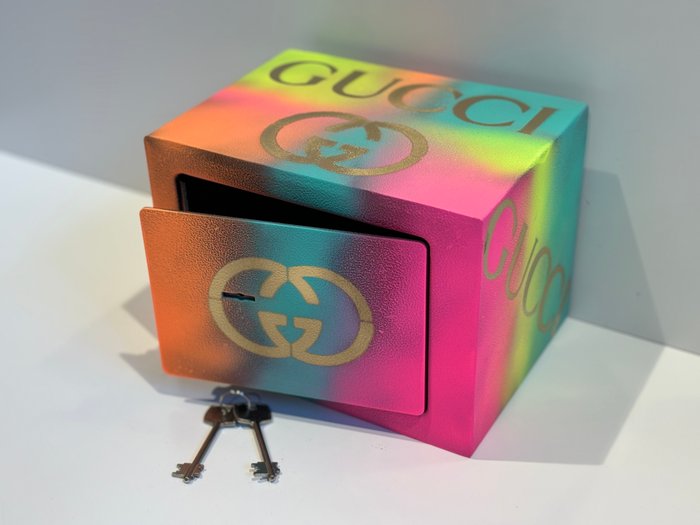 Rob VanMore - Gucci Vault