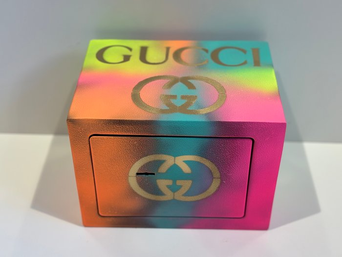 Rob VanMore - Gucci Vault