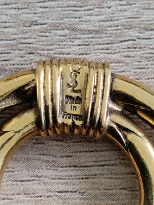 Yves Saint Laurent - Guld metal - Tørklæde ring