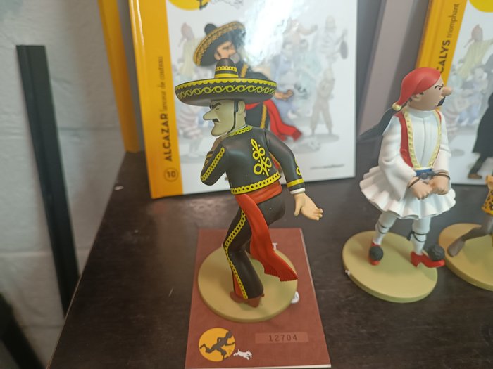 4  figurines Collection officielle avec livre et certificat - Tintin